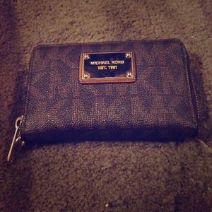 Michael kors wallet