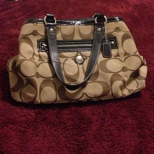 coach bag with shoulder straps