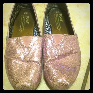 Toms flats 8 w