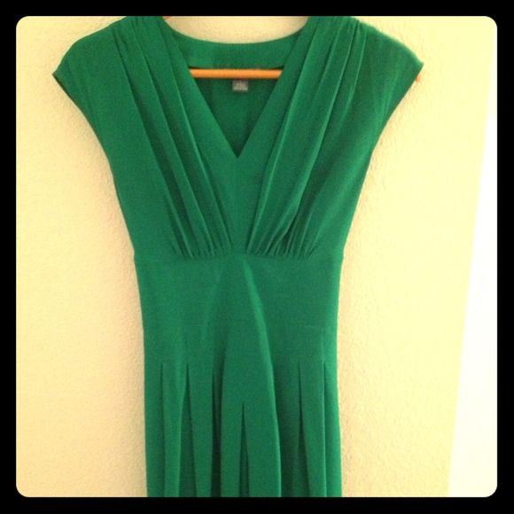 Anthropologie Dresses & Skirts - Emerald green silk dress