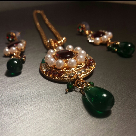 NECKLACE ONLY! Bollywood red & green necklace - Picture 2 of 4