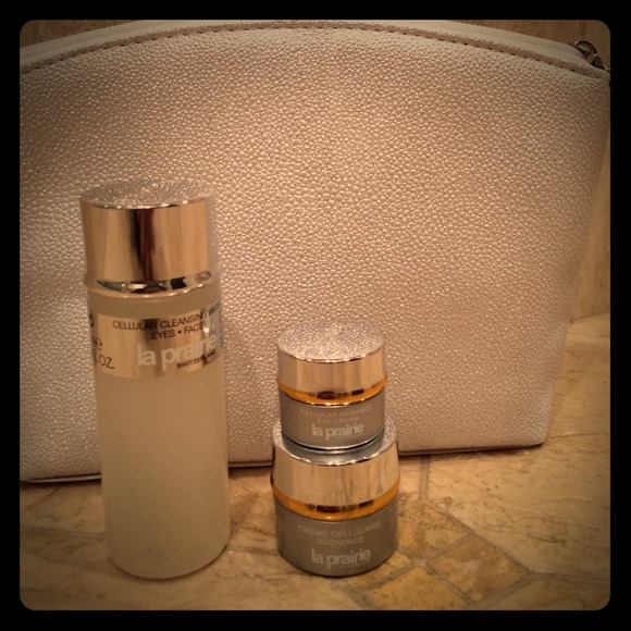 La Prairie* gift set w/ cosmetic bag