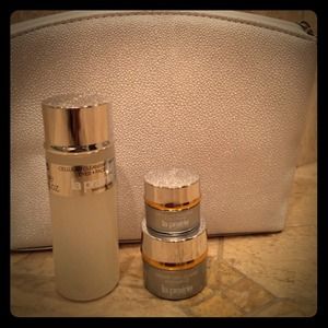 La Prairie* gift set w/ cosmetic bag