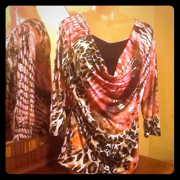 Britney Black Animal Print Top SZ M Petite Free?💋