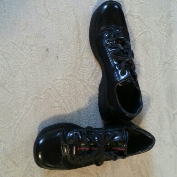 Authentic Gucci tennis shoes