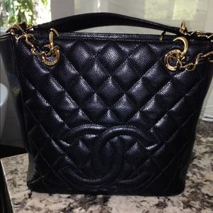 Chanel petite shopping tote