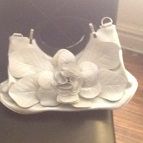 Silver Flower Handbag - Picture 3 of 3