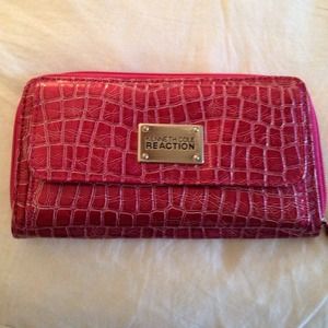 Kenneth Cole Reaction Pink Wallet