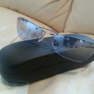 Blue tinted lens sunglasses