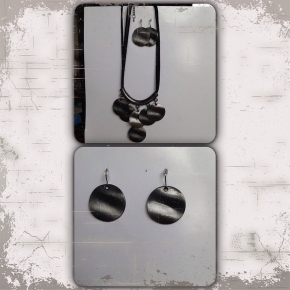 ➵💋💎Necklace and earring set brushed silver 💍💋