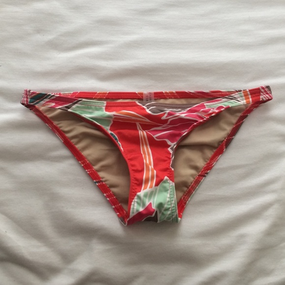 Tropical bathingsuit bandeau top & bottoms - Picture 3 of 4