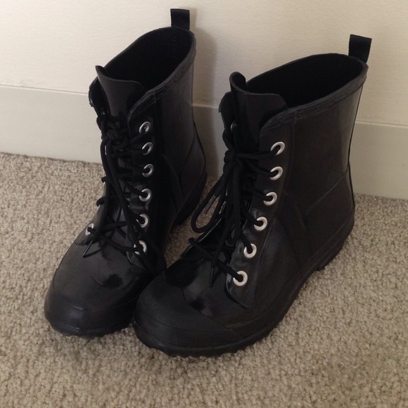 Black Short Rain Boots