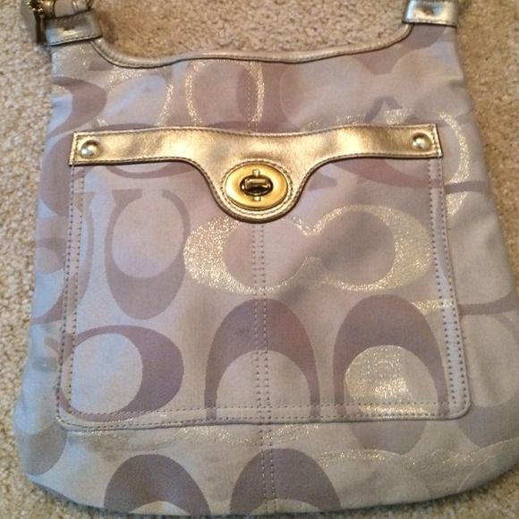 Coach gold cross body with gold strap - Picture 2 of 4