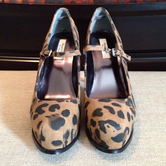 🐯 Very Sexy Vera Wang Pumps🐯