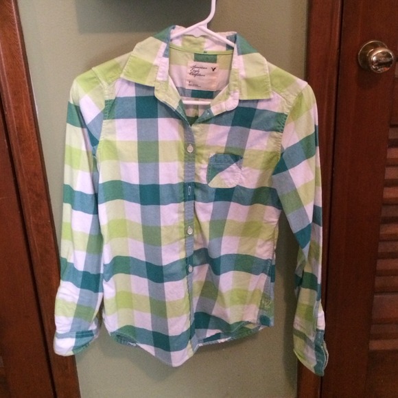 SOLD!! American Eagle Button Down