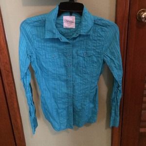 SOLD!! Kirra Button Down