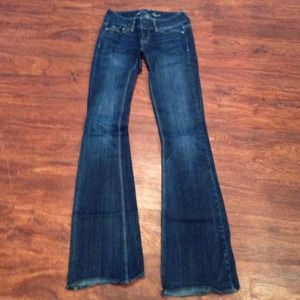 AMERICAN EAGLE JEANS *KNOCKED PRICE DOWN*