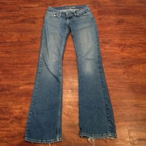 AMERICAN EAGLE JEANS