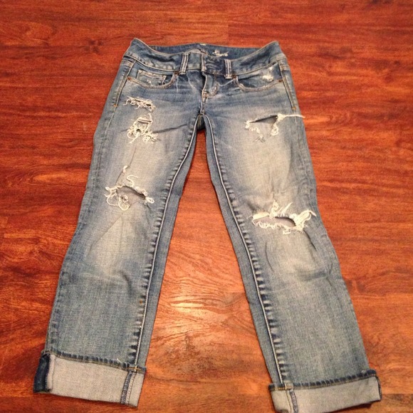 AMERICAN EAGLE CAPRIS