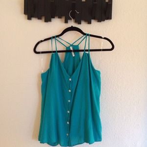 4 sleeveless tops Bundled For @dbernier