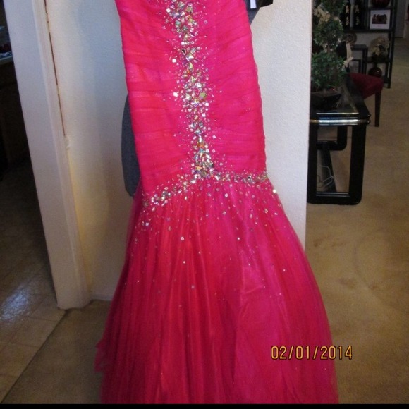 NWT JOVANI DRESS PROM /Pageant DRESS SIZE 2 - Picture 3 of 3