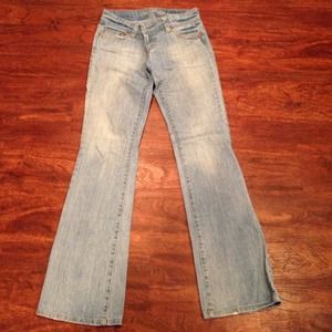 AMERICAN EAGLE JEANS