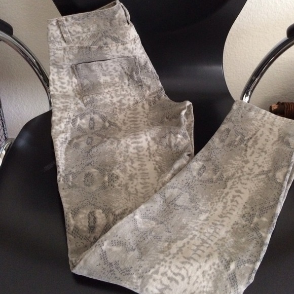 Skinny Snakeskin