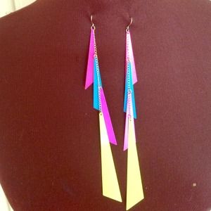Geometric shape dangle earrings!