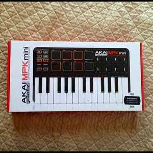 AKAI MPK mini Laptop Production keyboard.