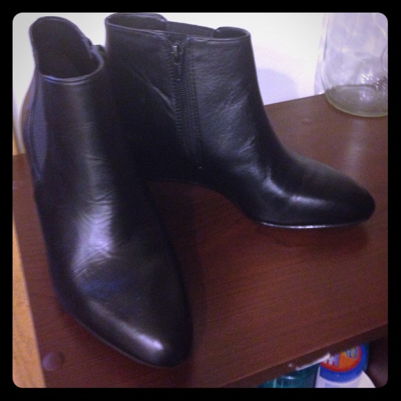 Nwt Nine West black ankle boot with wedge!