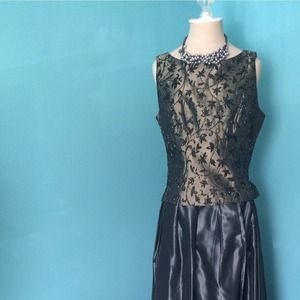 David Meister Two piece evening wear, sequence top