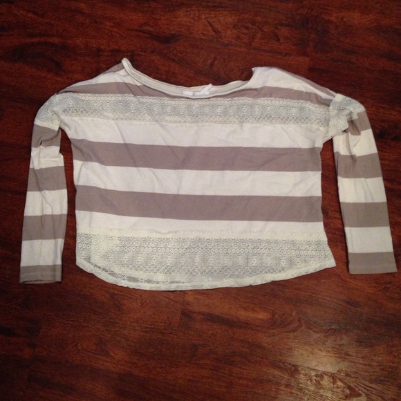 CUTE SEMI-BELLY SHIRT