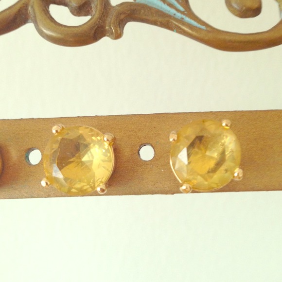 C Wonder bling earring