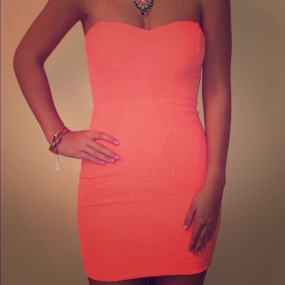 Dress - Picture 1 of 2