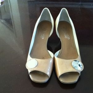 Franco Sarto peep toe wedge