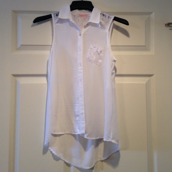 NO SLEEVE WHITE DRESS-UP BLOUSE