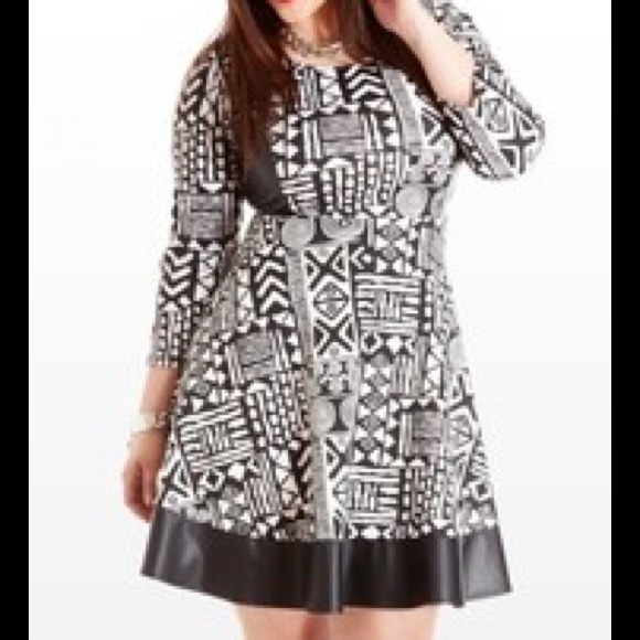 *** SOLD *** NWT Tribal Print Leather Inset Dress - Picture 4 of 4
