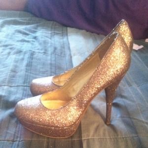 Size 9 Shimmer and Glitter Pumps🎀👠🎀