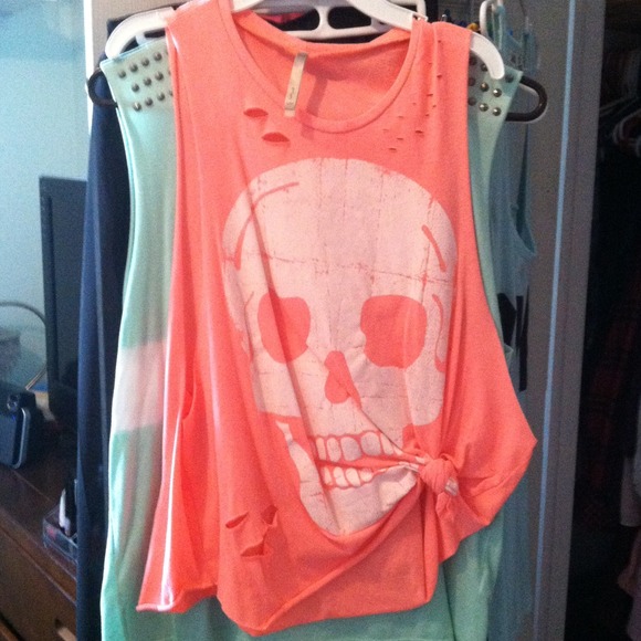 Neon coral skull distressed muscle tee - Picture 3 of 4