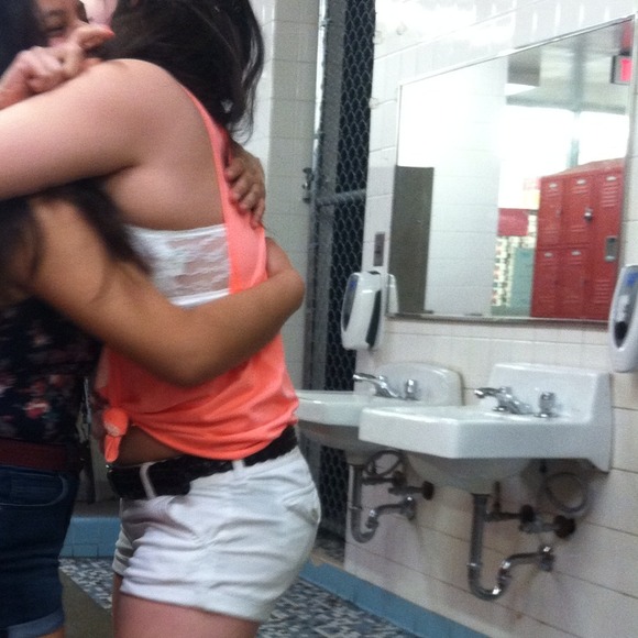 Neon coral skull distressed muscle tee - Picture 2 of 4