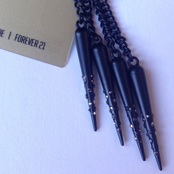 Alex & Chloe for Forever21 - Spike Black Earrings - Picture 3 of 3