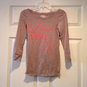 AMERICAN EAGLE QUATER SLEEVE SHIRT