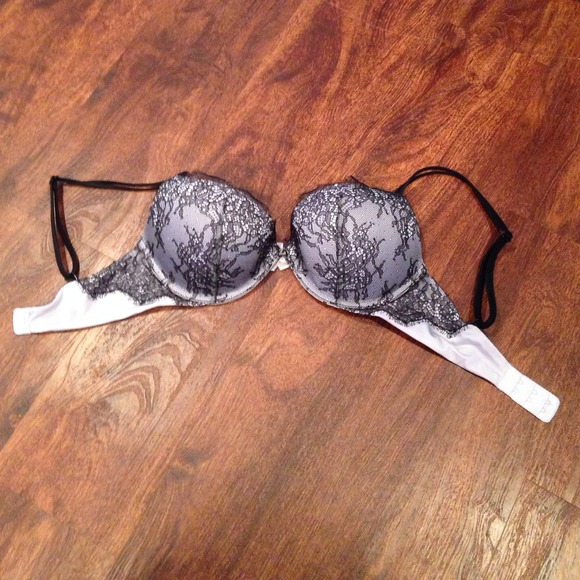 VICTORIA SECRET BRA