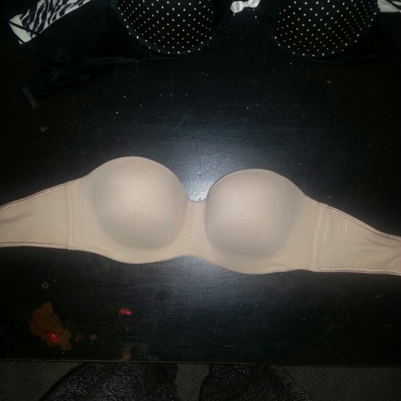 3 Victoria Secret bras like new - Picture 2 of 4