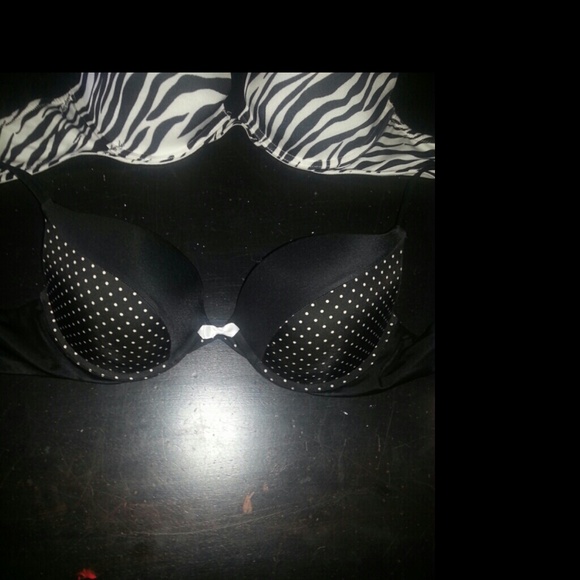 3 Victoria Secret bras like new - Picture 3 of 4