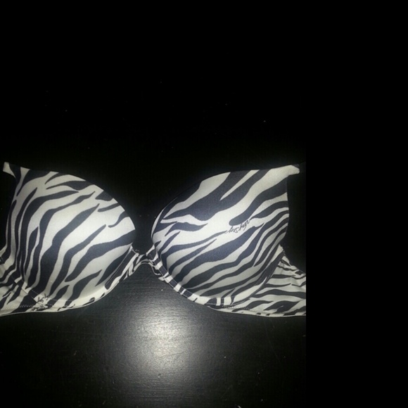 3 Victoria Secret bras like new - Picture 4 of 4