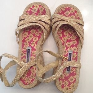 Amanda Smith sandals size 9