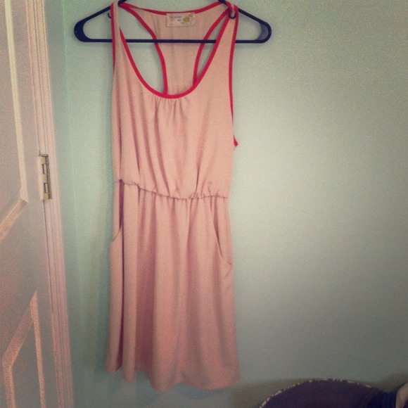 Silk tan/peach dress from Francesca's. Size small