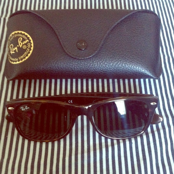 Sold***Ray-ban wayfarer sunglasses