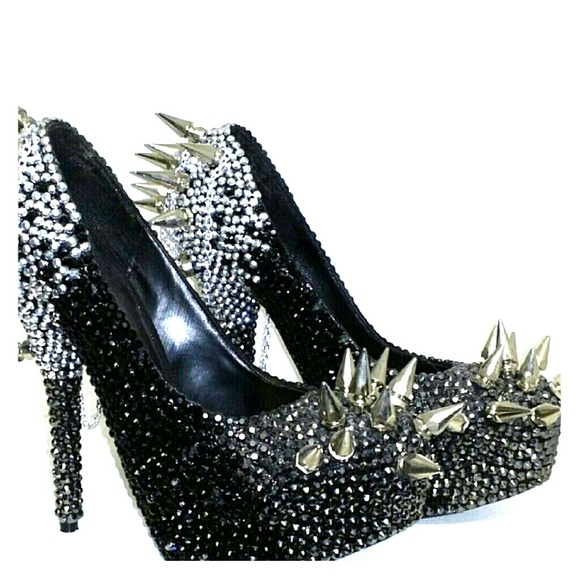 Studded pumps